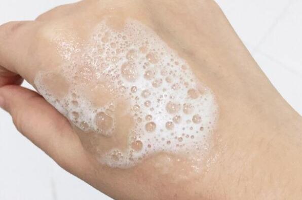 油皮大毛孔怎么救？夏日走心的控油方案