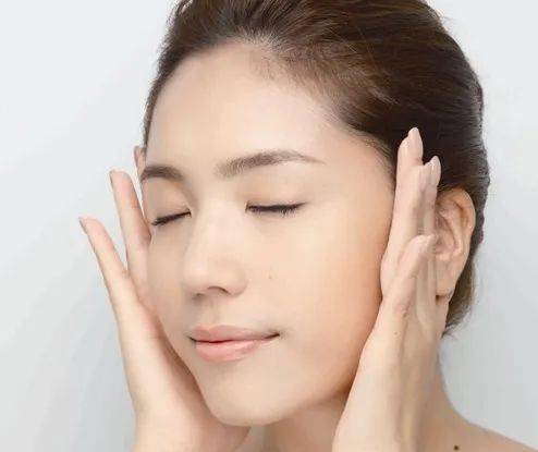 痘肌如何選洗面奶？避開3大雷區，選對這3類成分更維穩