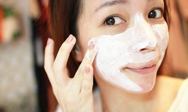 水、乳、霜、精華液、面膜的正確使用順序是什么？