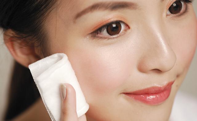 秋季換季皮膚干燥缺水的原因