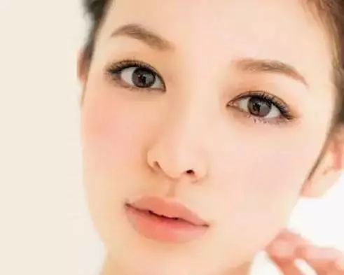 25+“垮臉”自救指南：別讓膠原流失，偷走你的年輕態