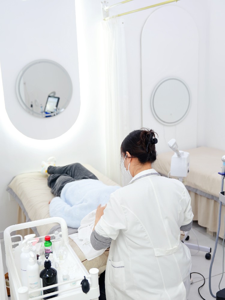 2025美業創業選品牌，避開90%的坑