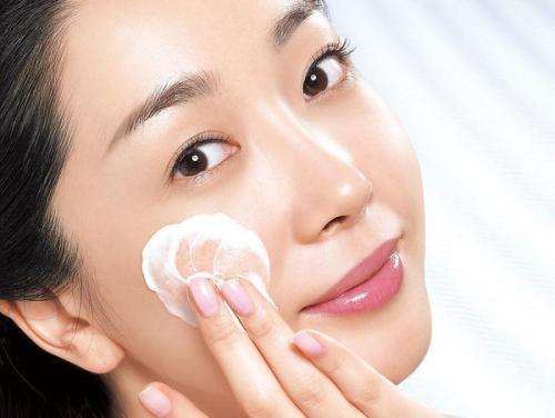 秋冬補(bǔ)水為何會(huì)刺痛？90%的人都踩了護(hù)膚誤區(qū)